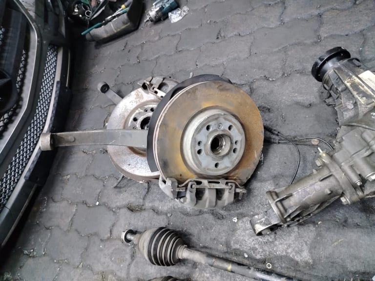 Suspension Mercedes-Benz W164 OM 642 DE 30 LA LR LS 642.940 used in Sharjah
