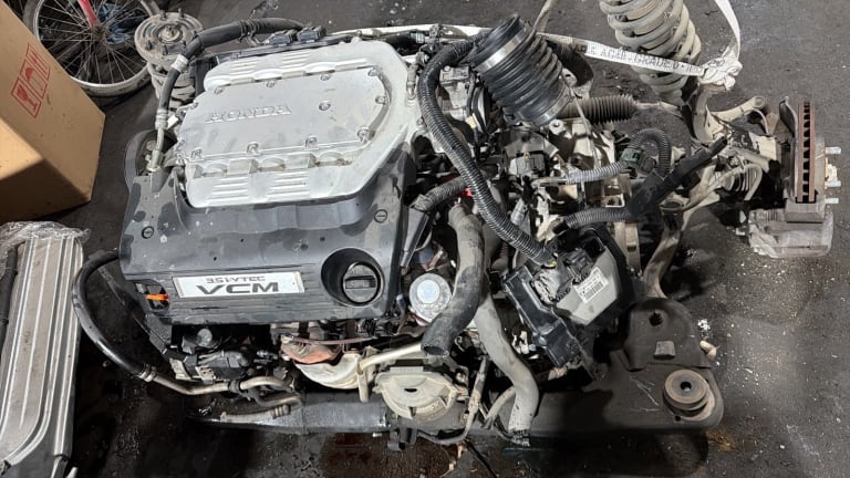 Engine + AT Honda CS1 CS2 CP1 CP2 CP3 J35Z2 used in Sharjah