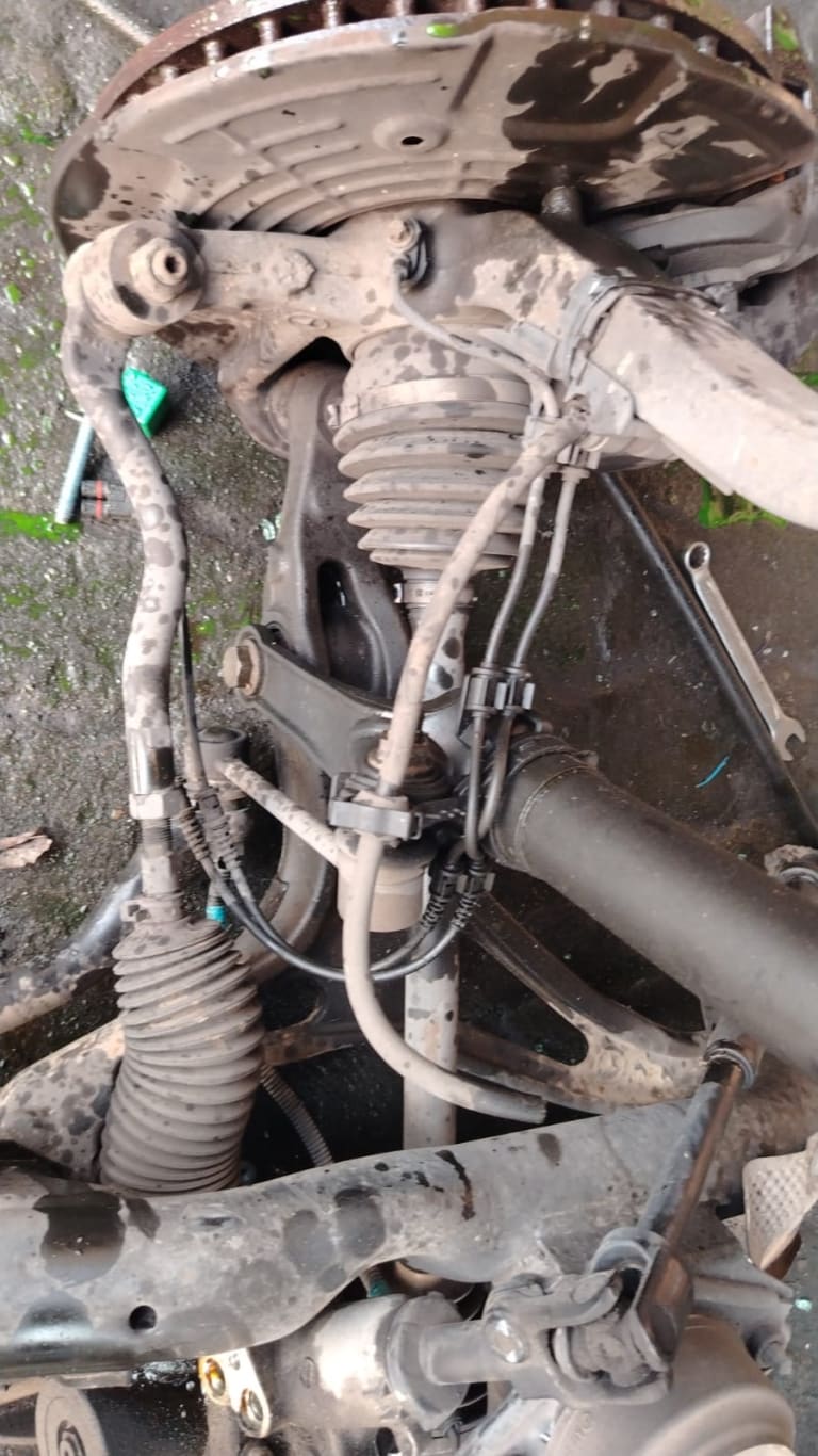 Suspension Mercedes-Benz W164 M 272 DE 35 E used in Sharjah — photo 2