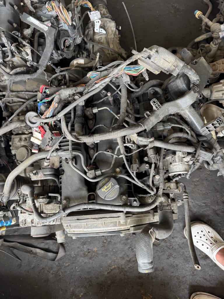 Engine + AT Hyundai H1 TQ D4CB used in Sharjah