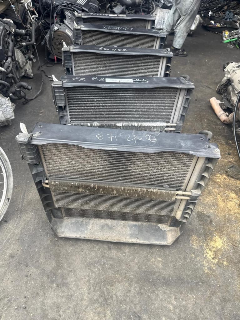 Radiator BMW X5 E70 used in Sharjah — photo 2