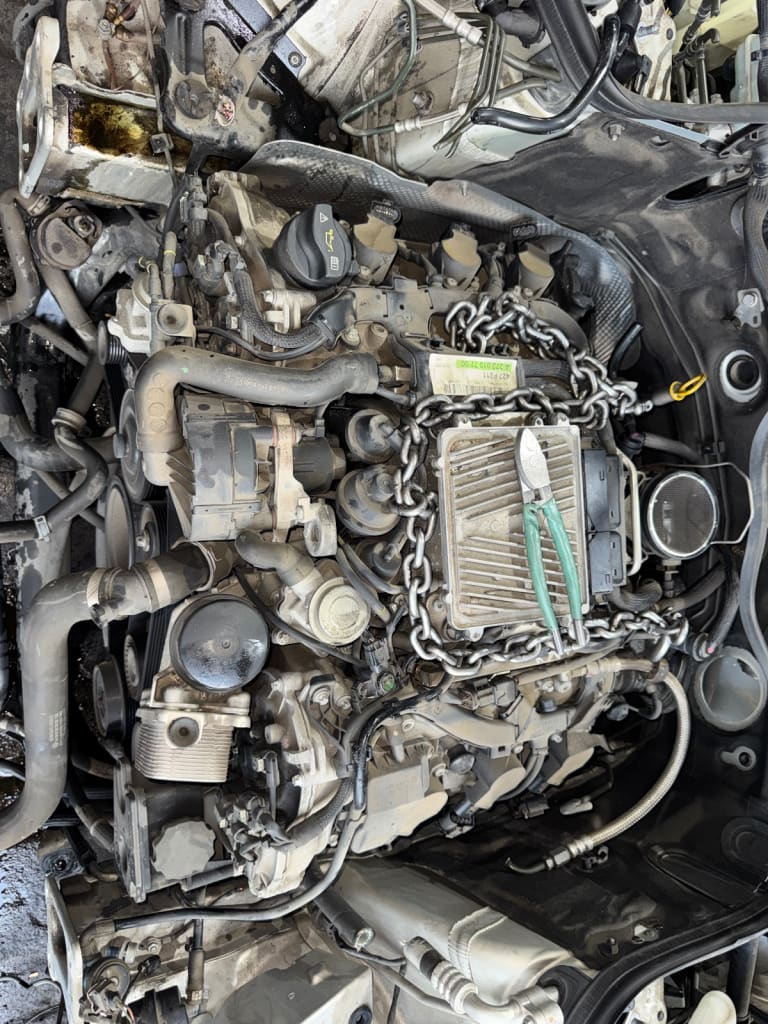 Engine Mercedes-Benz E-Class 272.943 W211 used in Sharjah — photo 2
