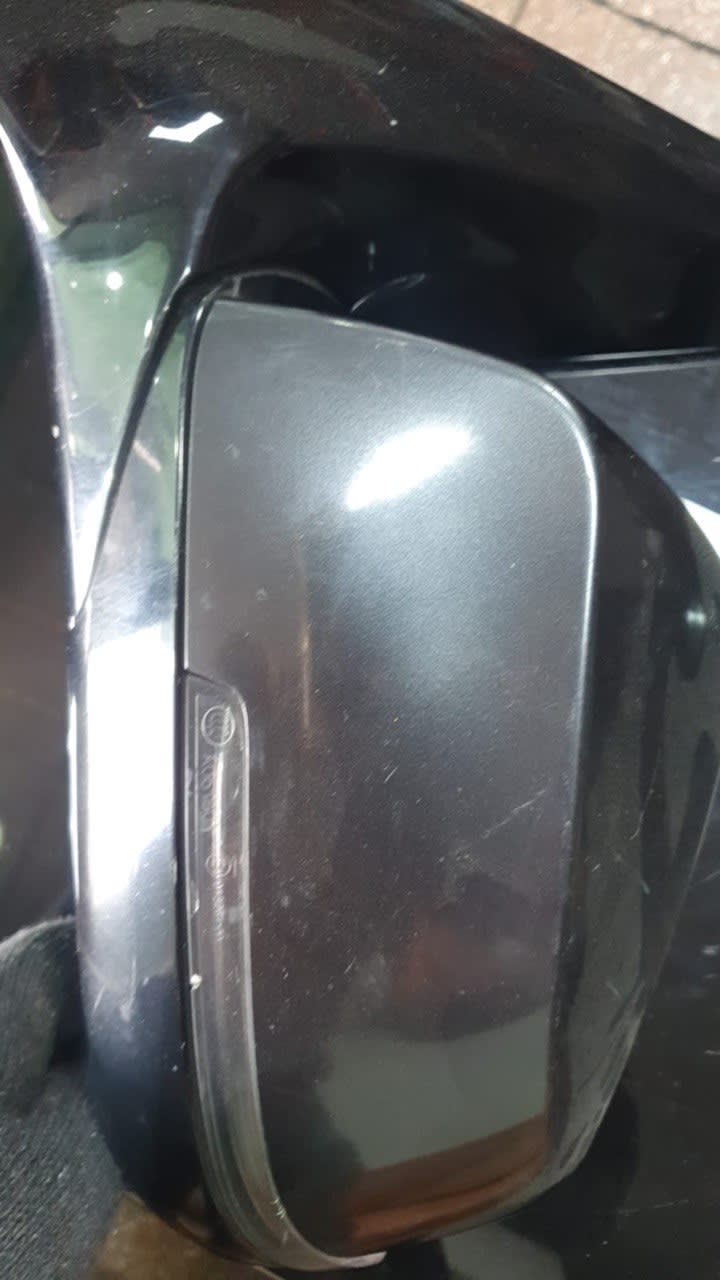 Mirror BMW used in Sharjah — photo 5