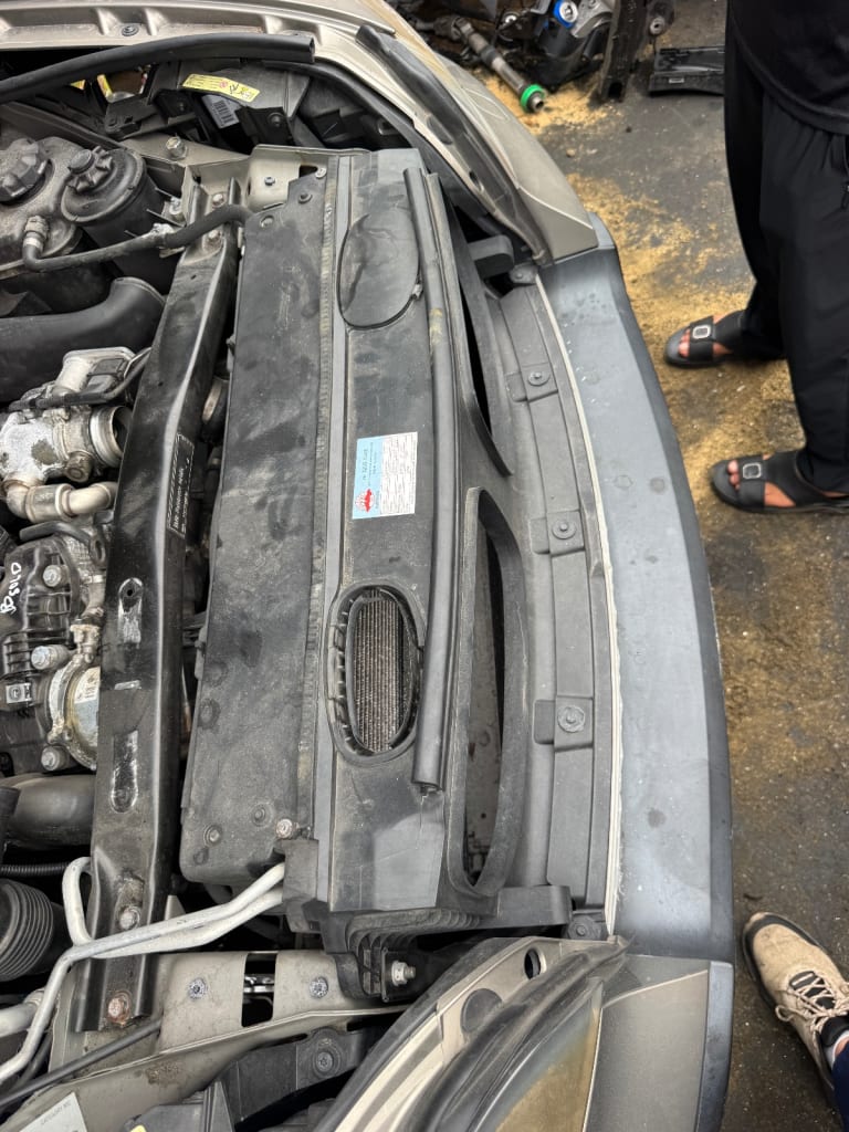 Nose cut + Hood + Fender BMW X5 used in Sharjah — photo 7