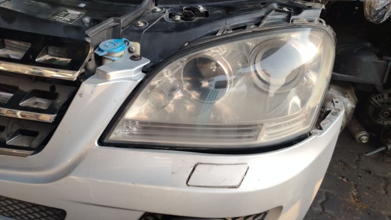 Nose cut + Headlights + Radiator Mercedes-Benz M-Class 642 ML164 used in Sharjah — photo 2