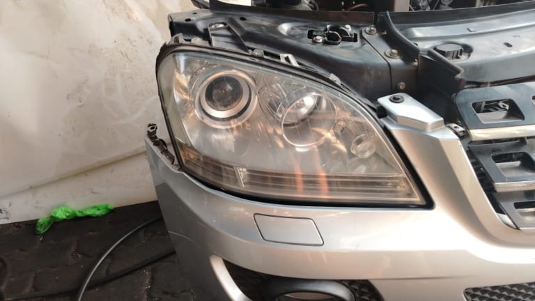 Nose cut + Headlights + Radiator Mercedes-Benz M-Class 642 ML164 used in Sharjah — photo 3