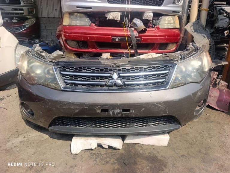 Nose cut + Hood Mitsubishi Outlander used in Sharjah