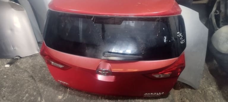 Trunk lid Toyota Auris used in Sharjah — photo 2