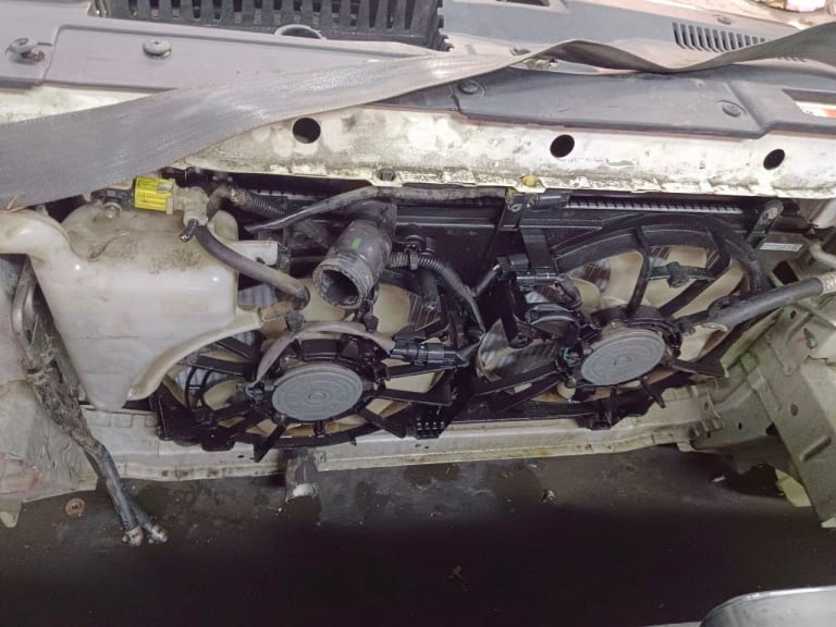 Nose cut Mitsubishi Outlander used in Sharjah — photo 12