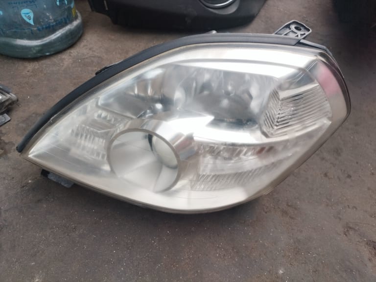 Headlights Nissan Teana used in Sharjah — photo 15