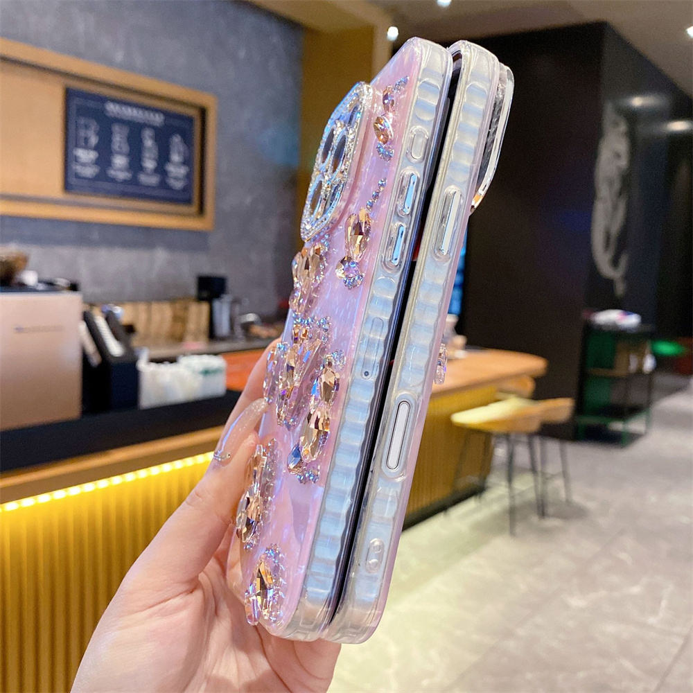 Pink Fine Hole Heart Shell Pattern Case for iPhone 15 Pro - View 2