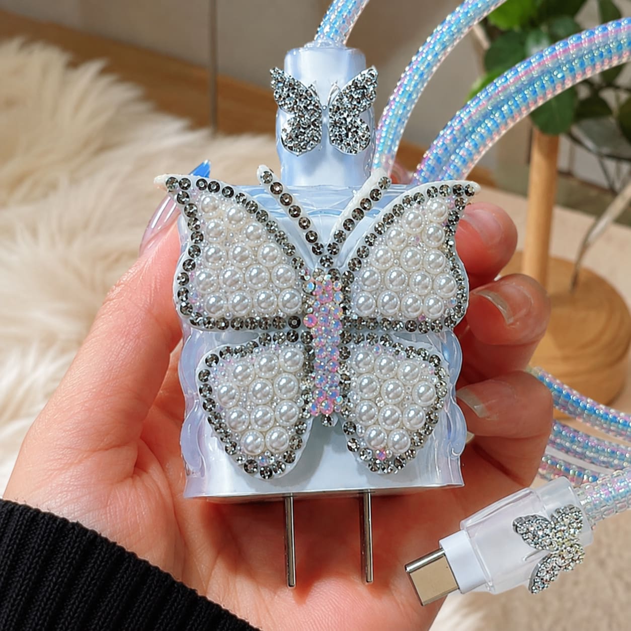 Pearl Wings Charger Case for iPhone image 3