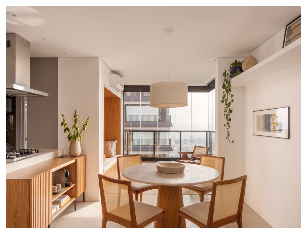 Apartamento estreito ganha vida com reforma funcional Apartamento estreito ganha vida com reforma funcional
