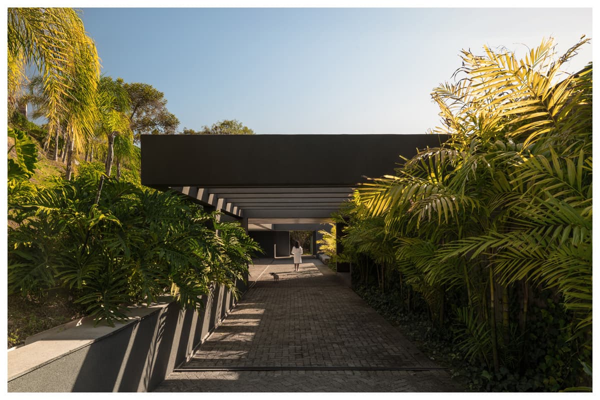 Arquitetura contemporânea une modulação e paisagem em Nova Lima