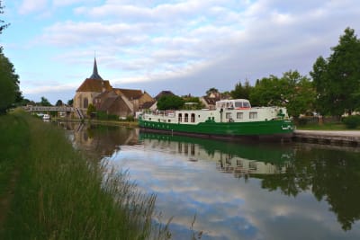 Zicht op Montbouy haven Zicht op Montbouy haven