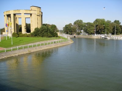 Nieuwpoort Ganzepoot and king Albert 1 monument