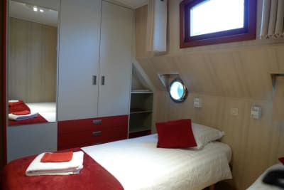 Red room on Barge Johanna