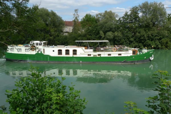 Johanna, 32m lang, op de rivier