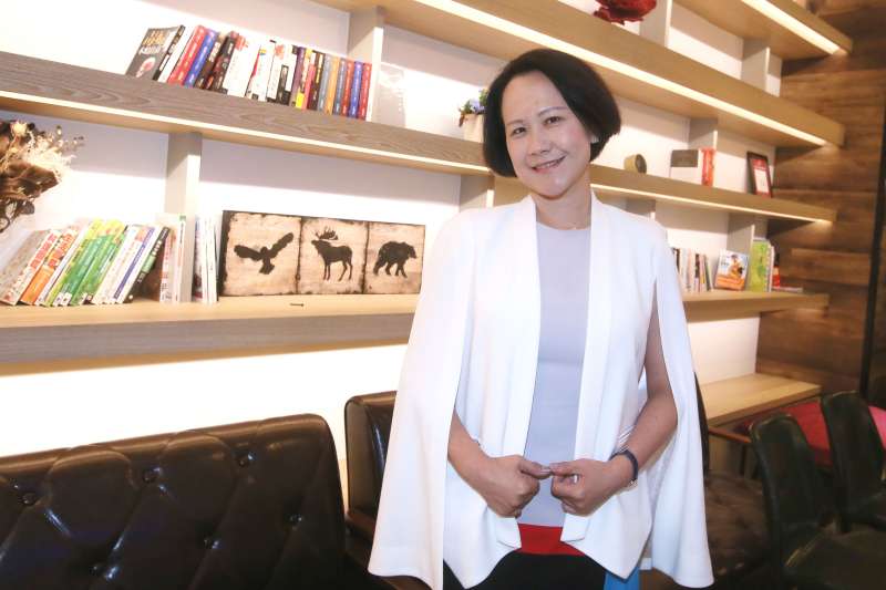 「華人領袖100」公益平台發起人石恬華。(柯承惠攝影)
