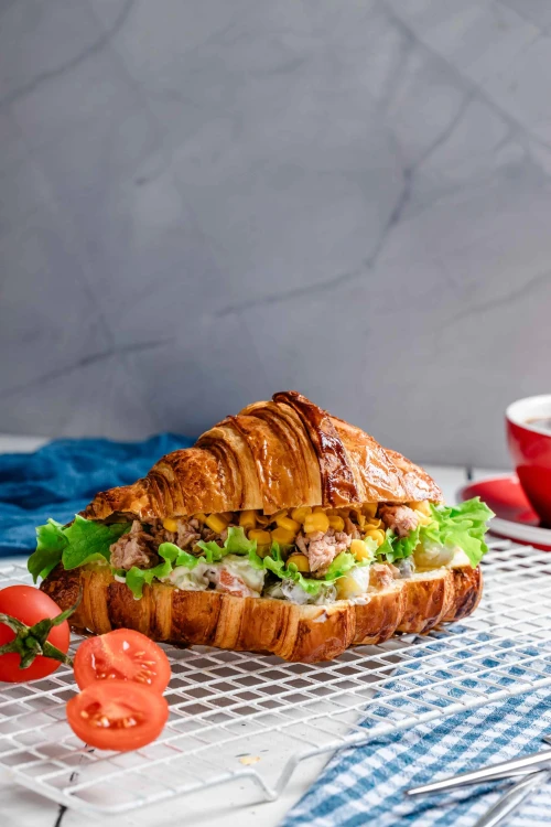 Ton Balıklı Kruvasan