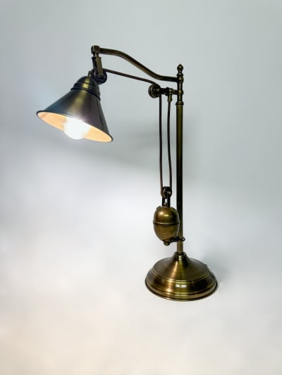 Rise and Fall Brass Desk Lamp – Counterweight