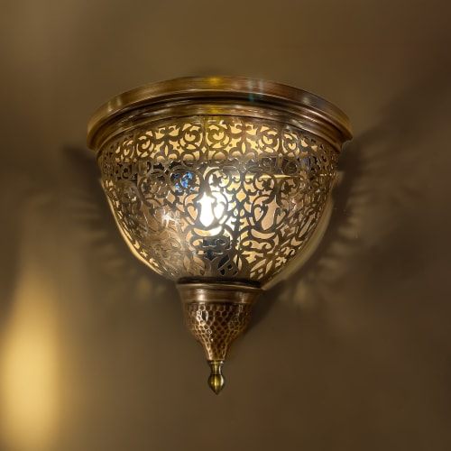 Perfore Yarım Kubbe Aplik – Oyma Desenli Pirinç Duvar Lambası, 20 cm