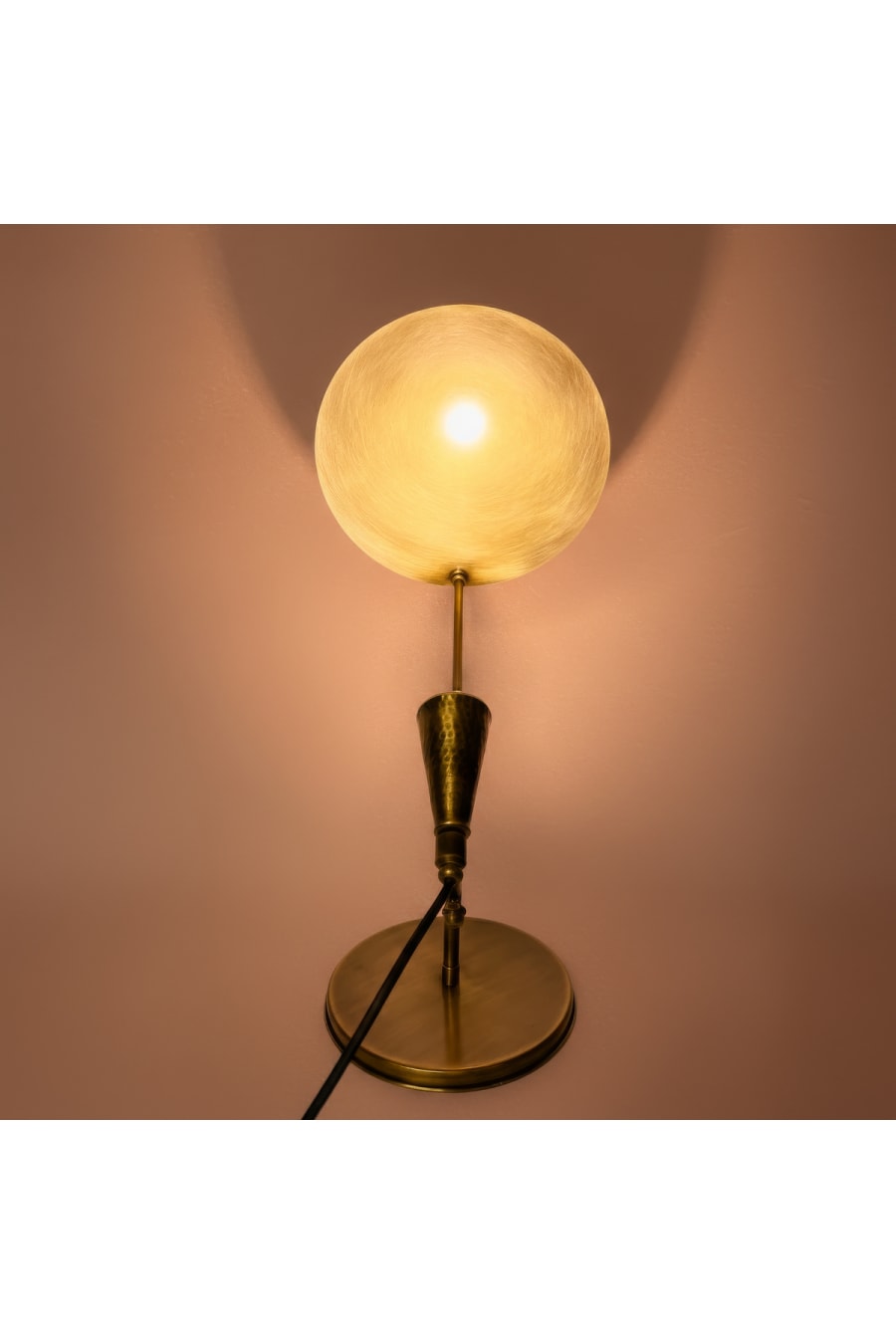 Antique Brass Decorative Table Lamp – Timeless Design (220V)