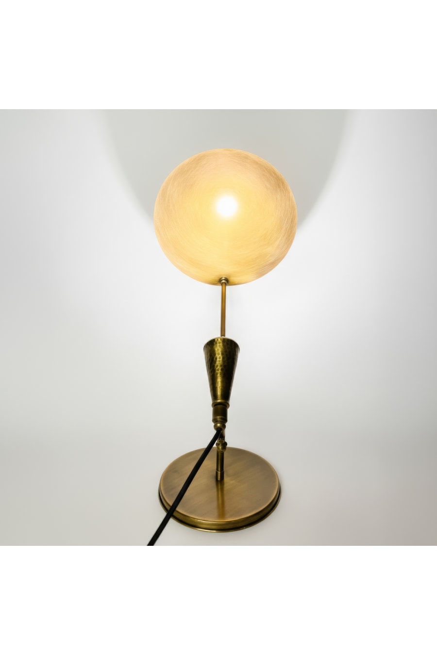 Antique Brass Decorative Table Lamp – Timeless Design (220V)