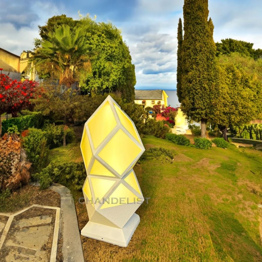 Diamond Beam – Faceted Geometrik Dış Mekân Lambası