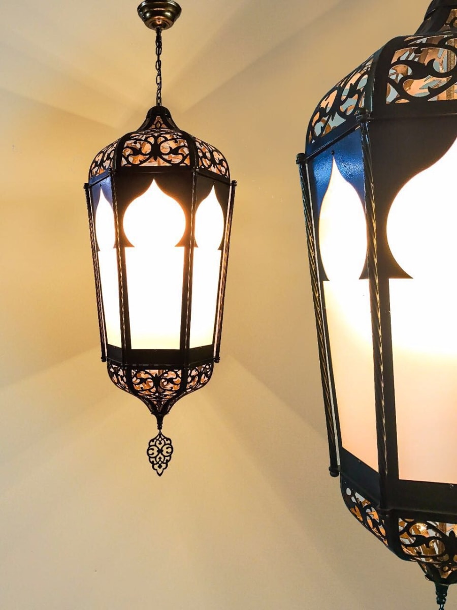 Girih Pattern Tall Lantern Pendant – Arched Opal Glass Ø35 × 90 cm