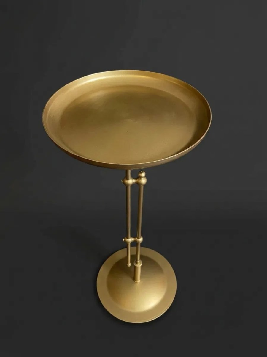 Gold Ayarlanabilir Yan Sehpa – Yuvarlak Tablalı Metal Servis Sehpası Ø32 × 65-80 cm