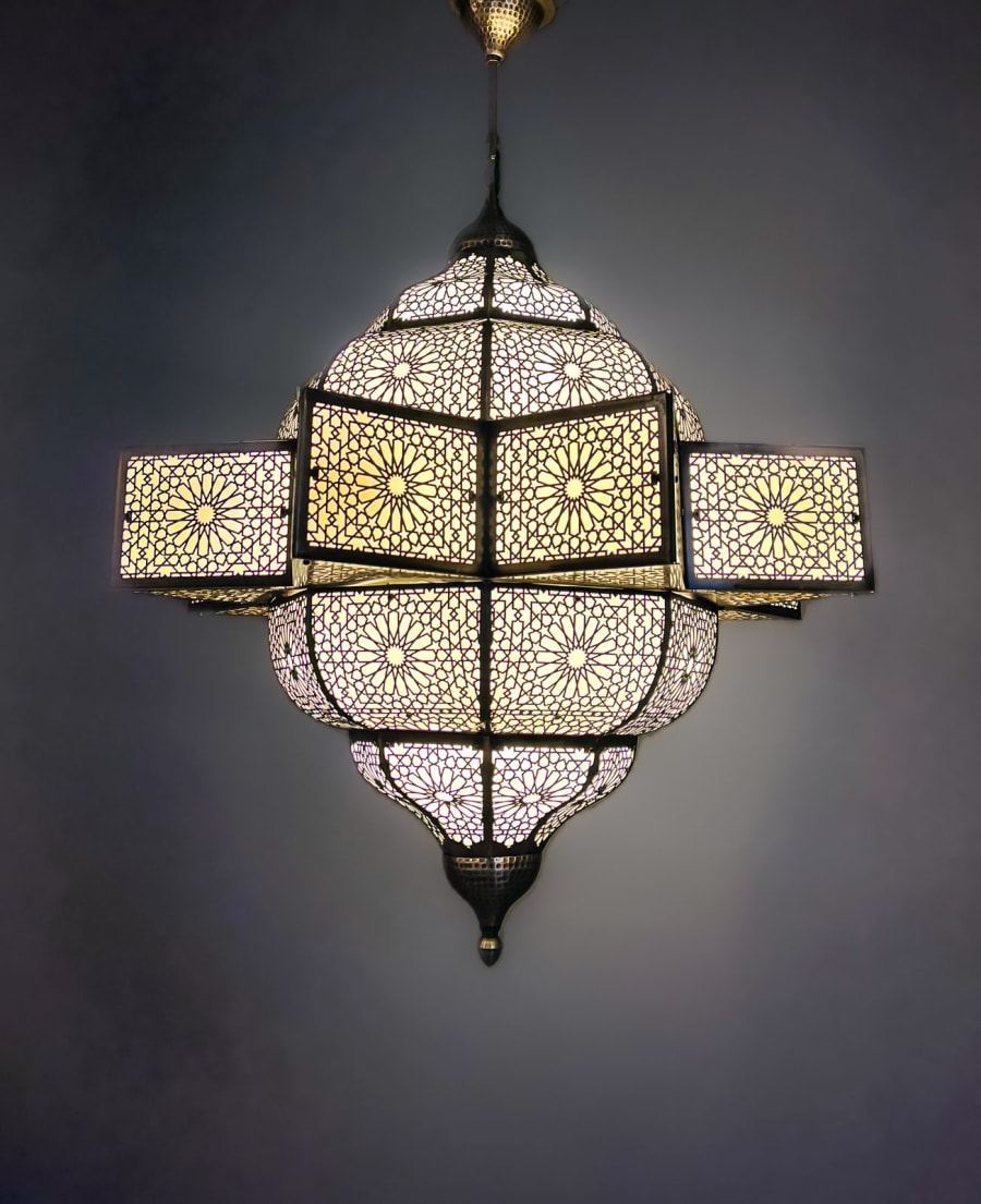Mashrabiya Panel Star Chandelier – Opal Glass Moroccan Light Ø60 × 120 cm