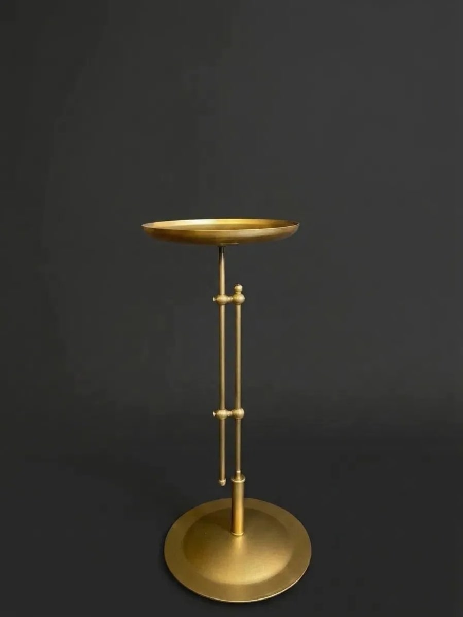 Gold Ayarlanabilir Yan Sehpa – Yuvarlak Tablalı Metal Servis Sehpası Ø32 × 65-80 cm