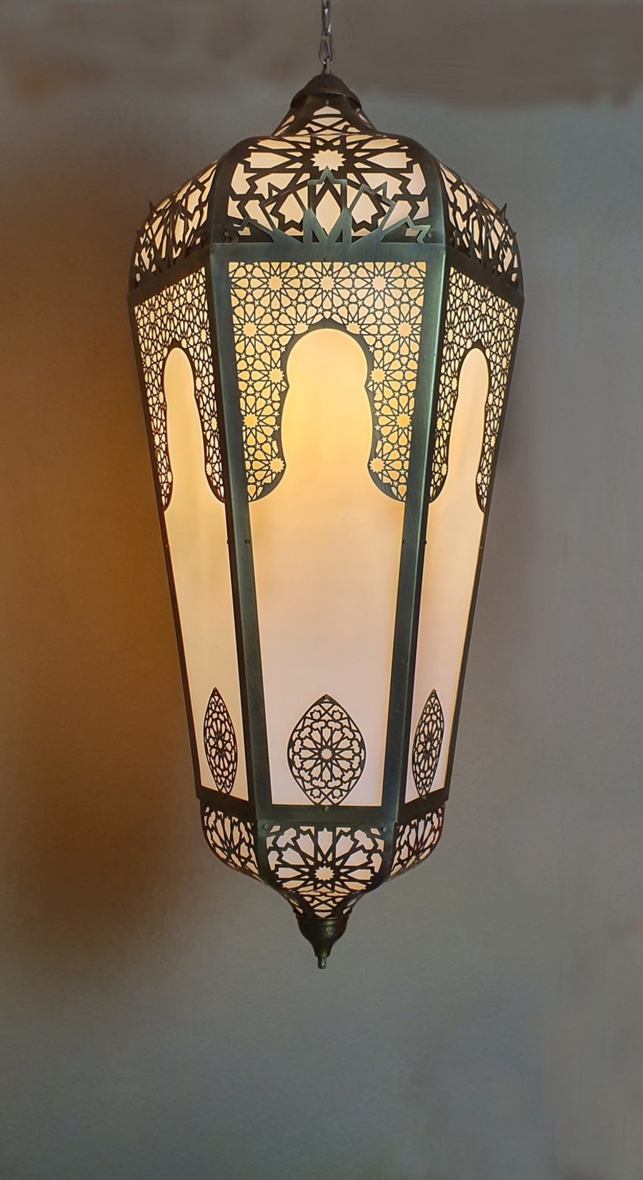 Girih Pattern Tall Lantern Pendant – Arched Opal Glass Ø35 × 90 cm