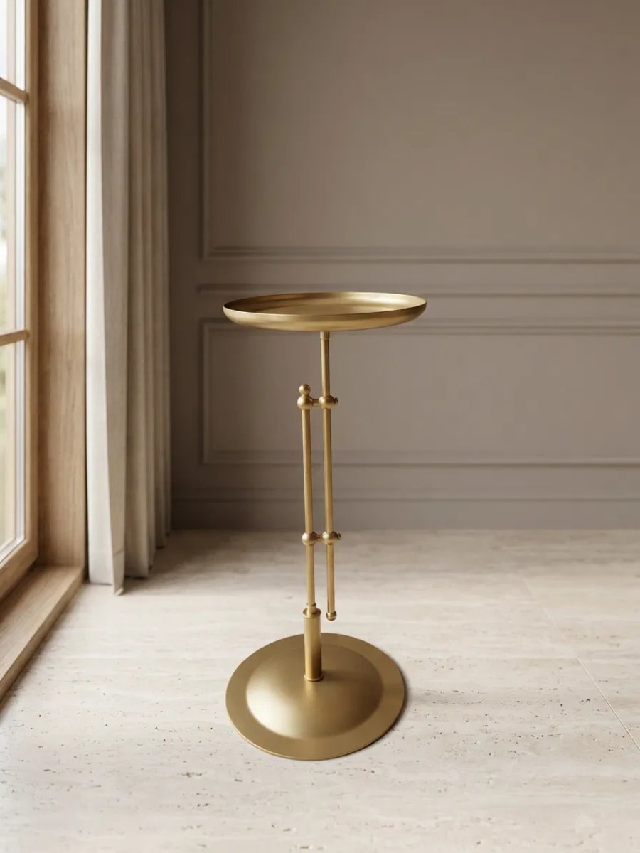 Gold Ayarlanabilir Yan Sehpa – Yuvarlak Tablalı Metal Servis Sehpası Ø32 × 65-80 cm