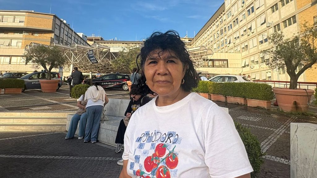 Gina, a Peruvian woman whose husband is also hospitalized at Gemelli Hospital, says: "Knowing that the pope is here helps me keep going." | Credit: Victoria Cardiel/EWTN News.