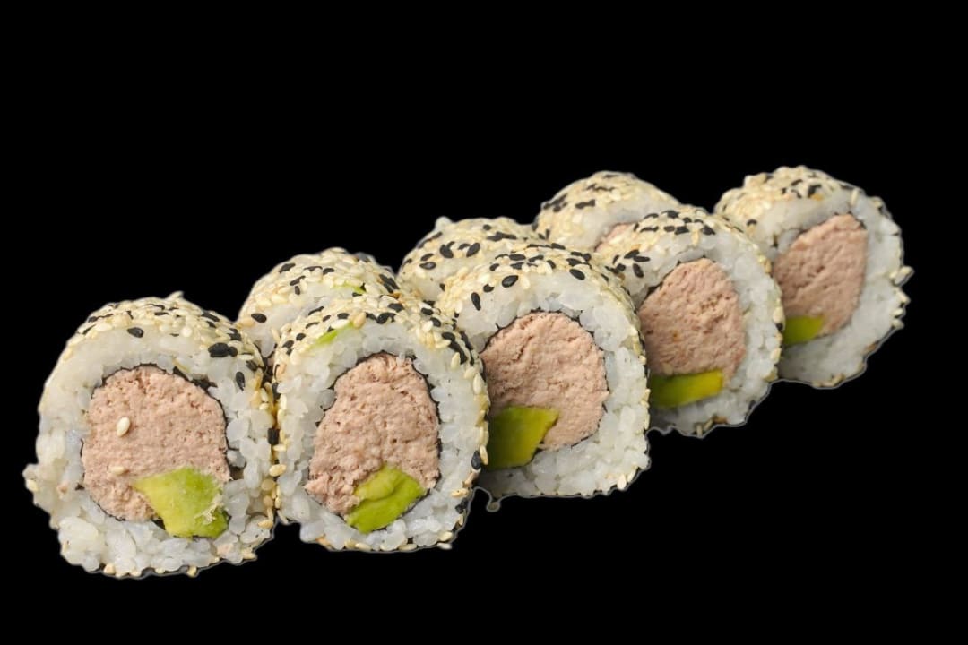 Tuna Avocado Roll sushi in saarlouis