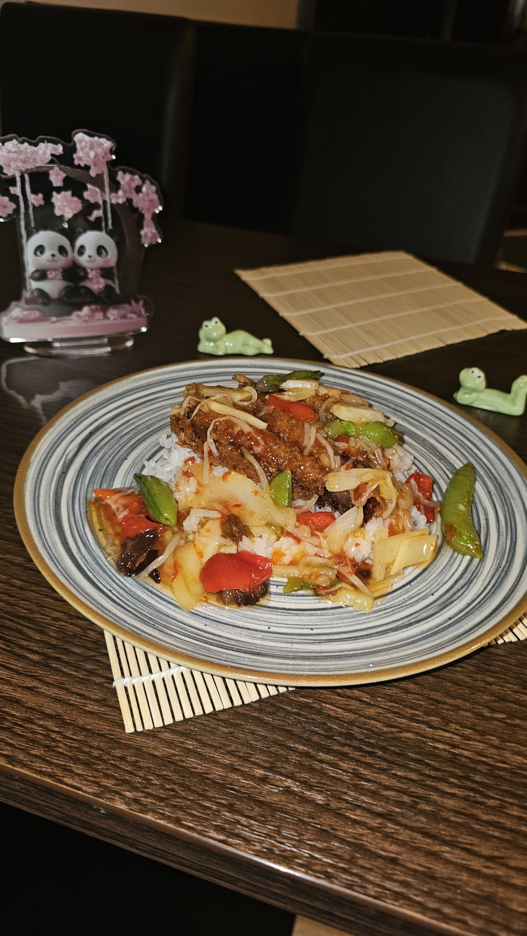 Knusprige Ente mit Süß Sauer Sauce  sushi in saarlouis