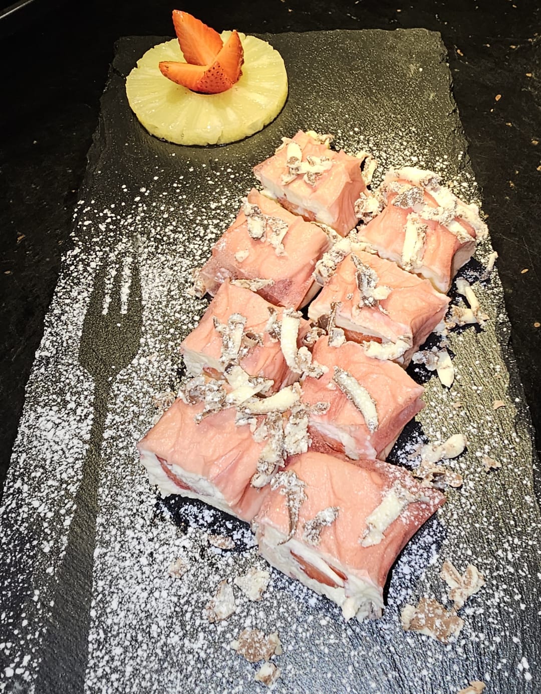 Erdbeeren Roll (8 st.) sushi in saarlouis