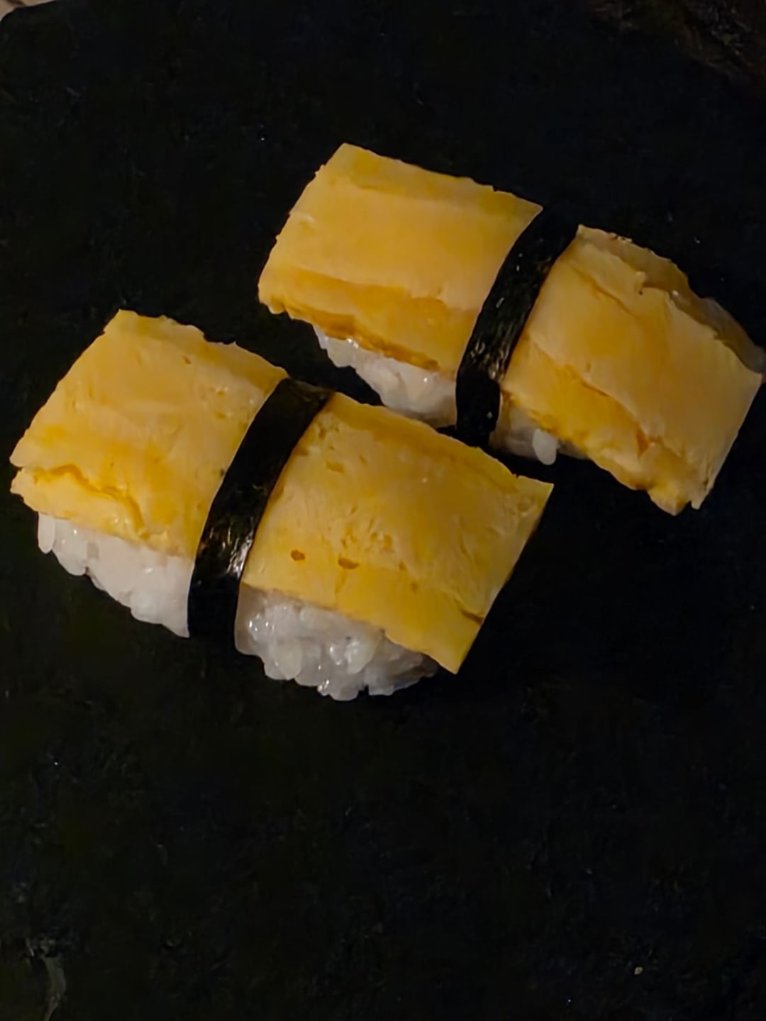 Tamago Nigiri ( 2 Stück) sushi in saarlouis