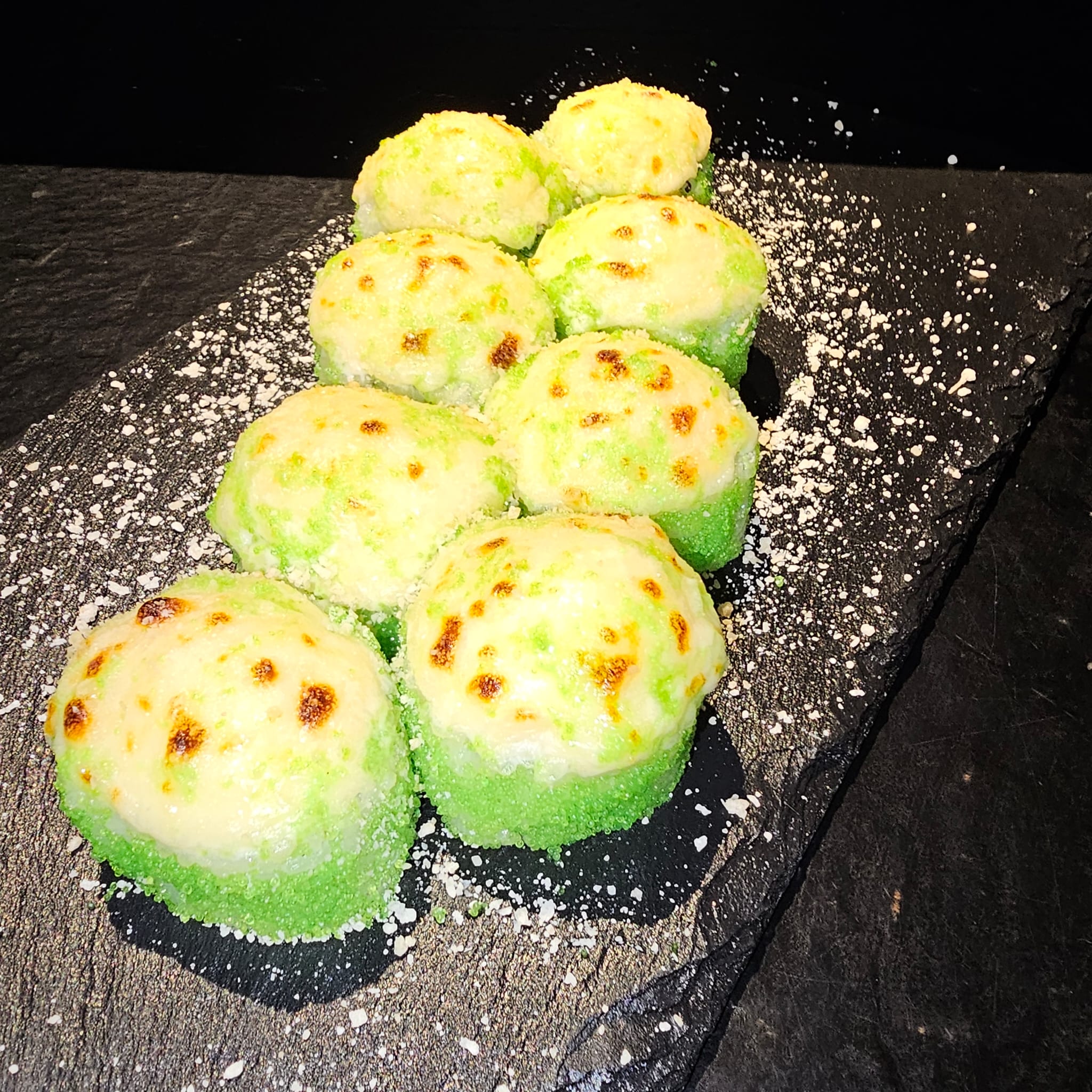 Gebackene Schneekrabb Roll sushi in saarlouis