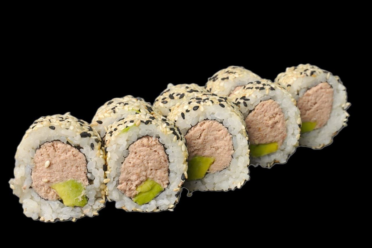 Tuna Avocado Roll sushi in saarlouis