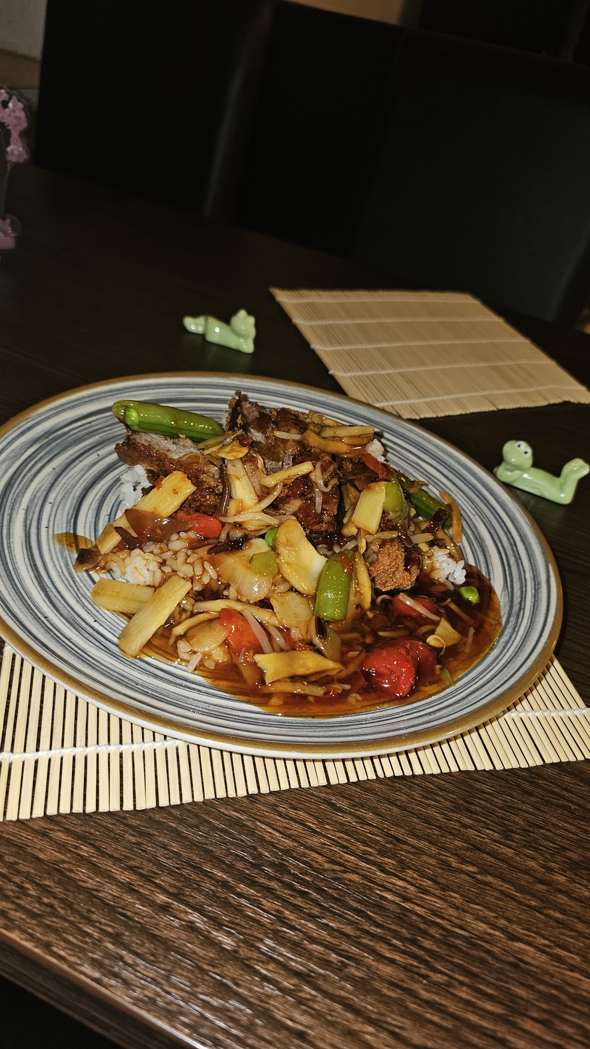 Knusprige Hänchen mit Pikante Sauce  sushi in saarlouis