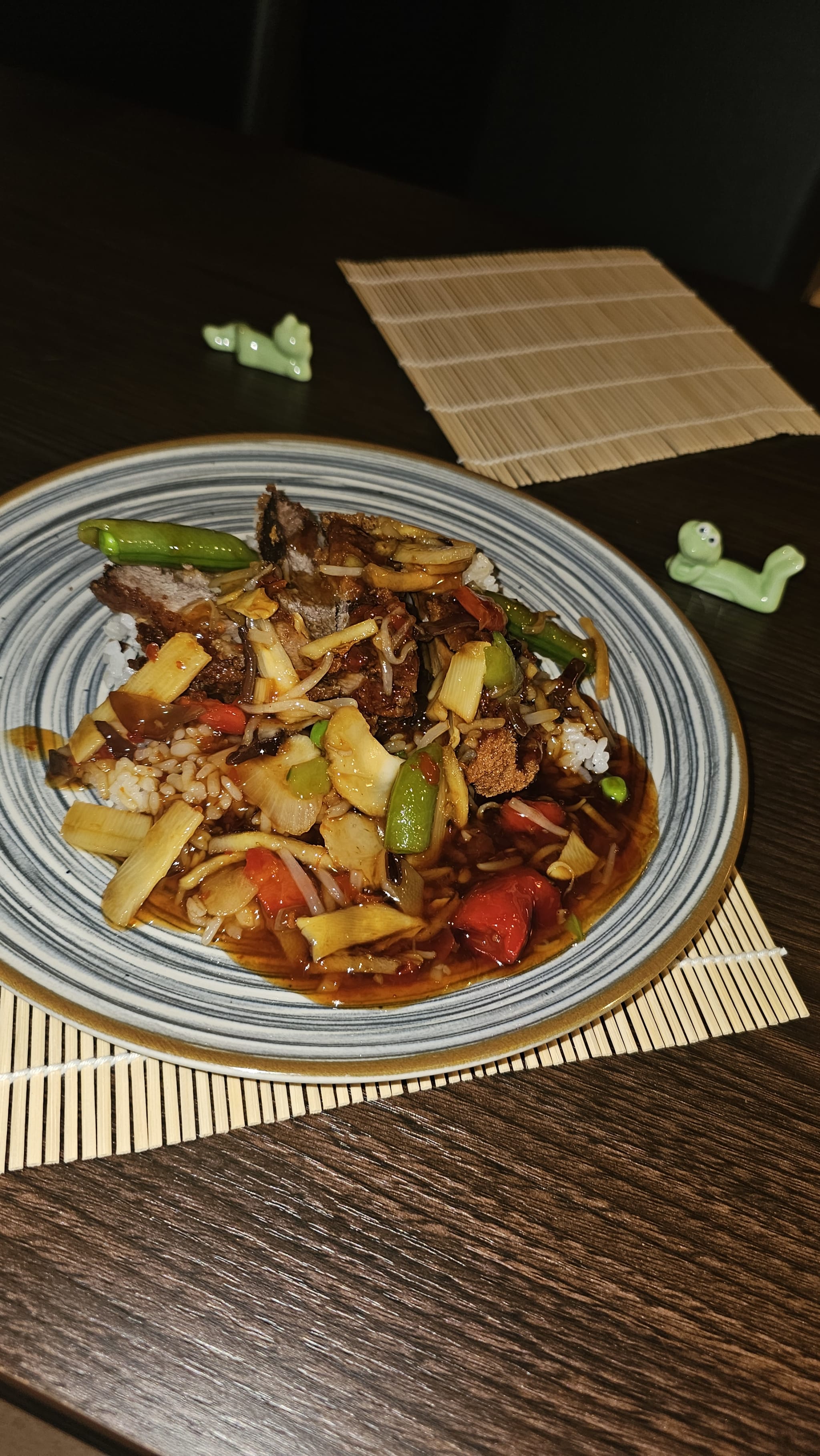 Knusprige Ente mit Pikante Sauce  sushi in saarlouis