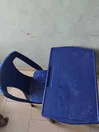 Plastic student tabel and chair for reading