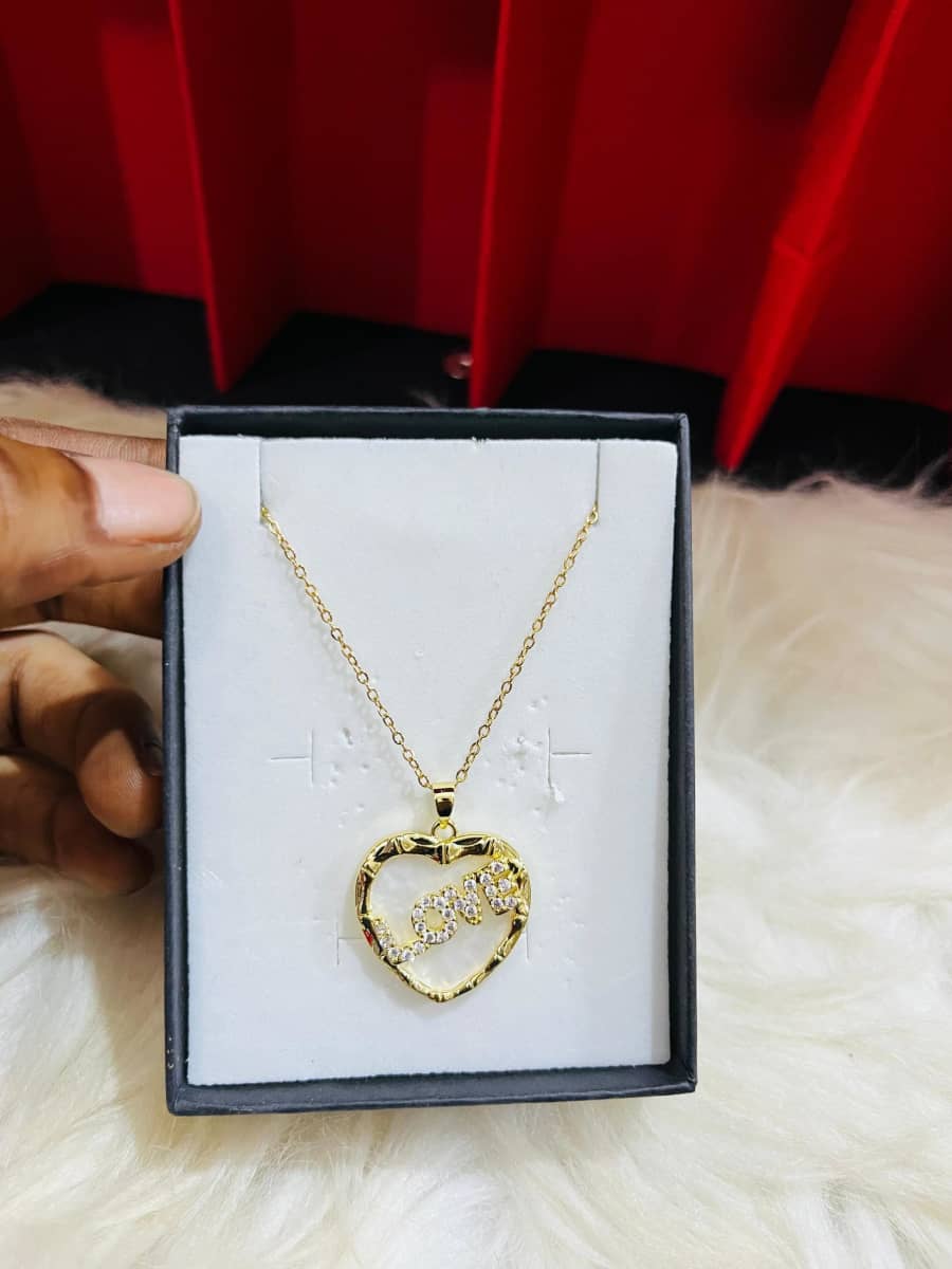 Necklace and bracelet 