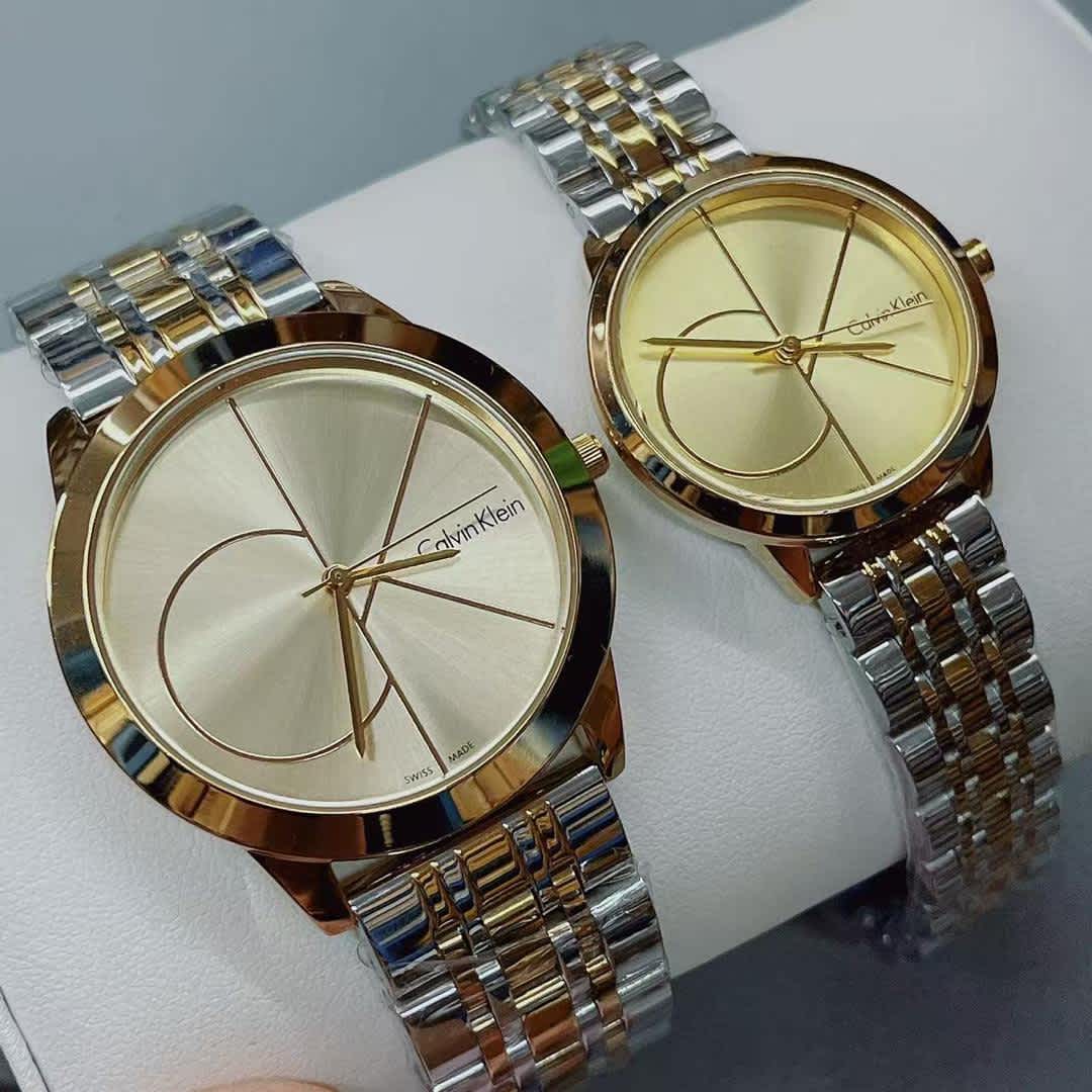 I sell all kinds of jewelry and fashionable items