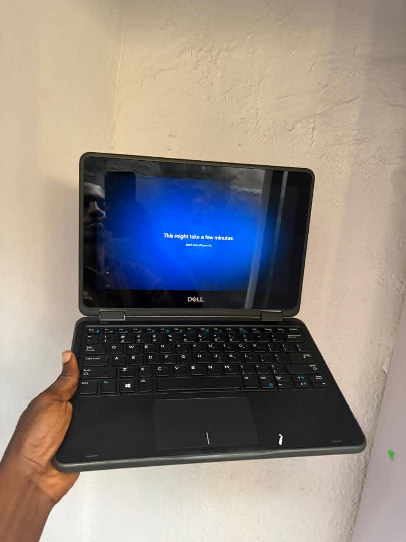 Dell Latitude 3190 2-in-1 | 8 GB RAM | 128 GB SSD