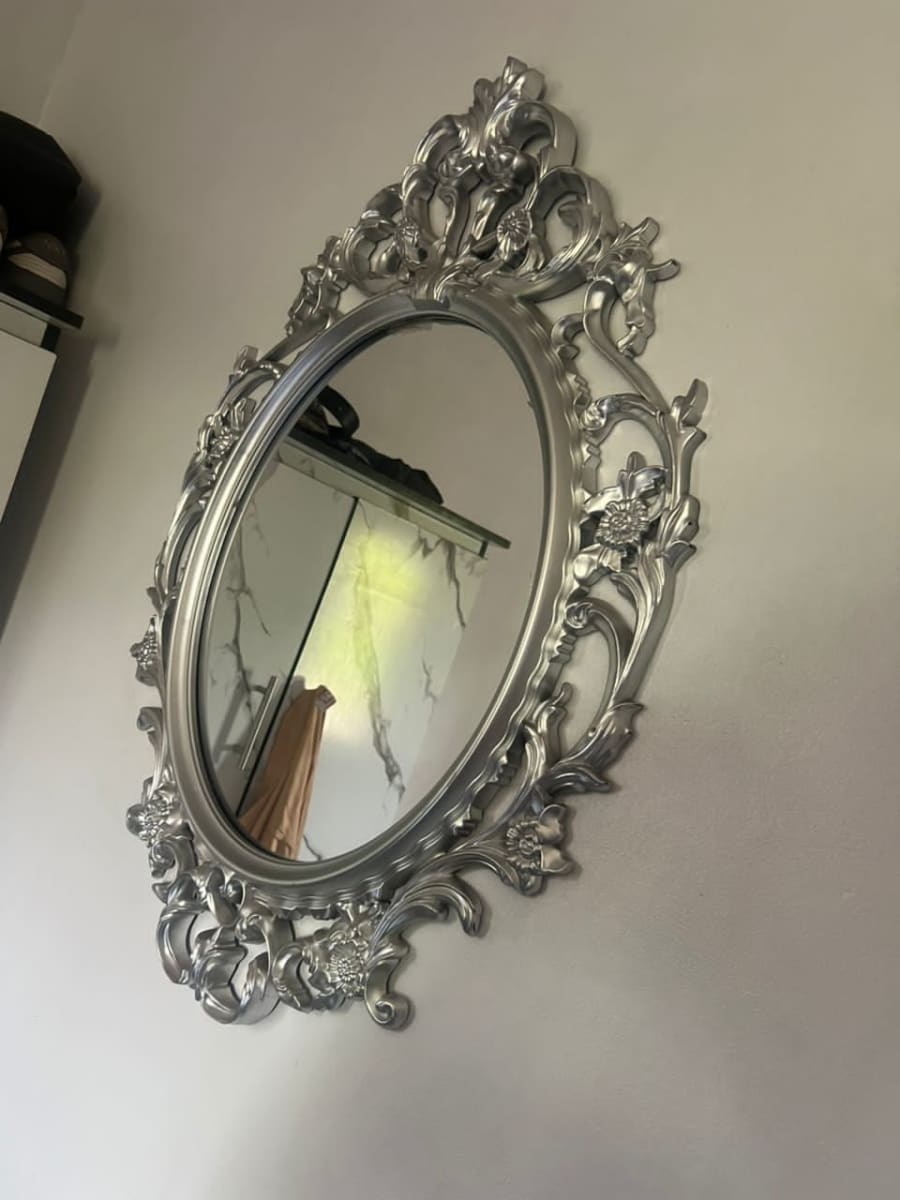 Elegant decorative wall mirror
