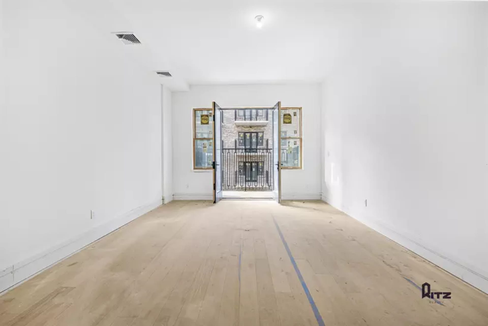 Charming 4 Room House for Sale in Brooklyn, NY - $1.55M